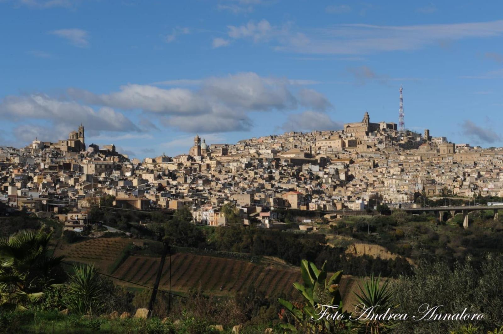 Al Quarantuno Apartment Caltagirone Bagian luar foto